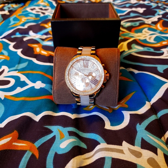 Michael Korea watch main image 7